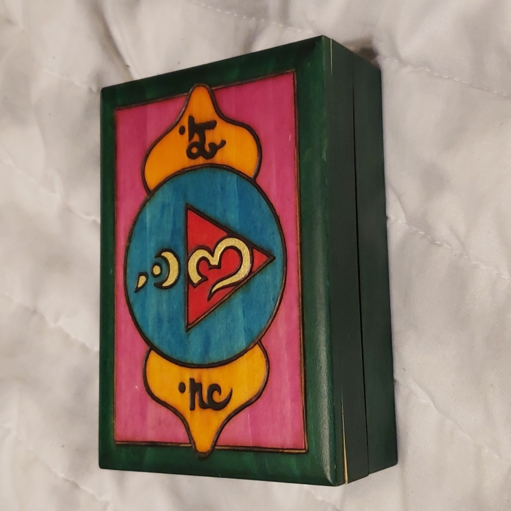Wooden jewelry box